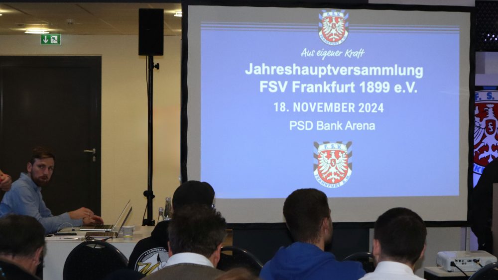 Leinwand mit Aufschrift Jahreshauptversammlung